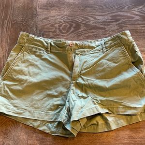GAP army green shorts